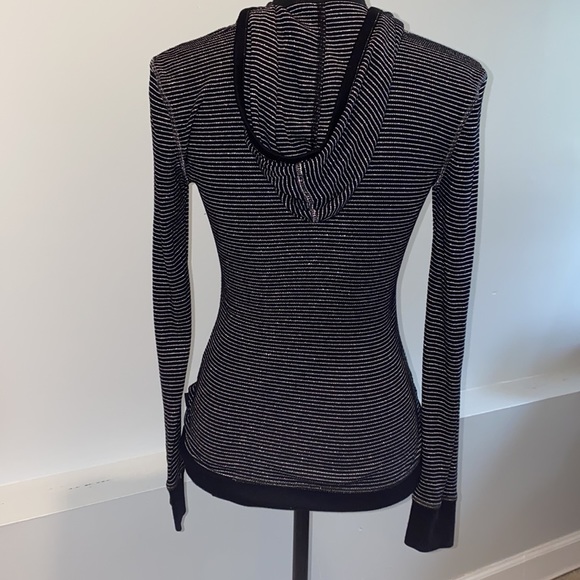 🍾CLOSET CLEAN OUT ACCEPTING ALL REASONABLE OFFERS🍾 - Picture 11 of 13